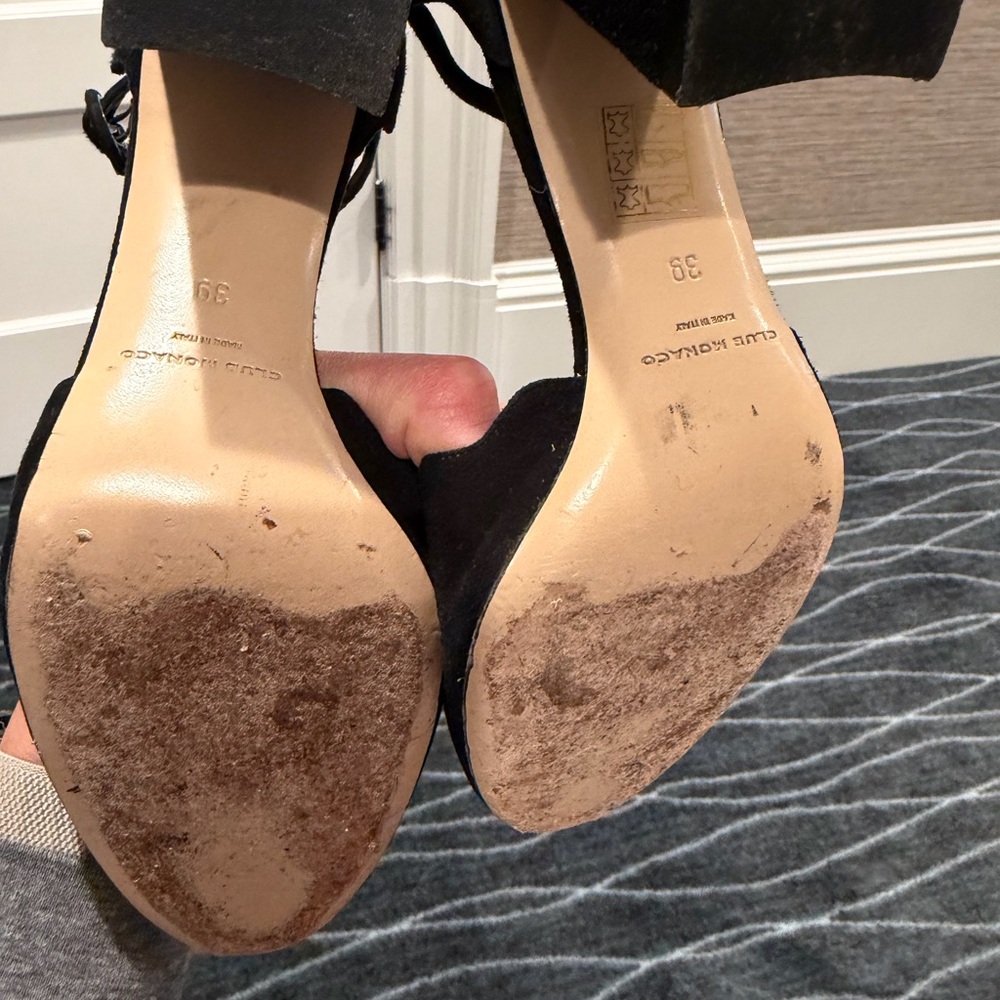 Club Monaco Scalloped suede block heels - Picture 3 of 4